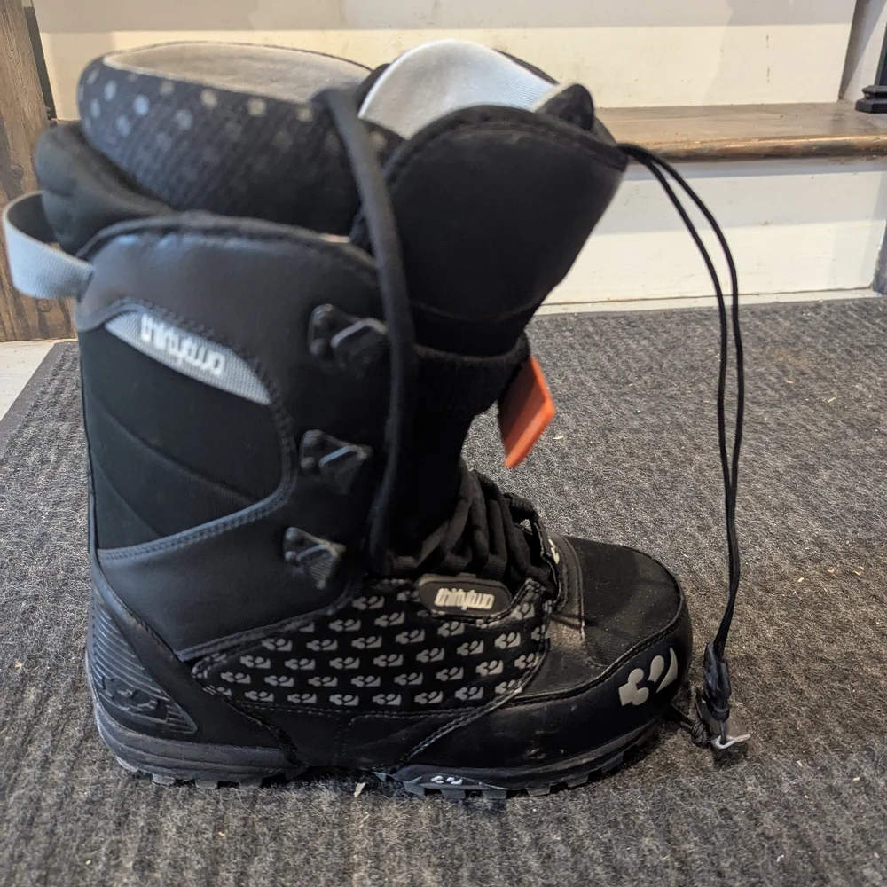 Thirty two leashed snowboarding boots - Picture 8 of 13